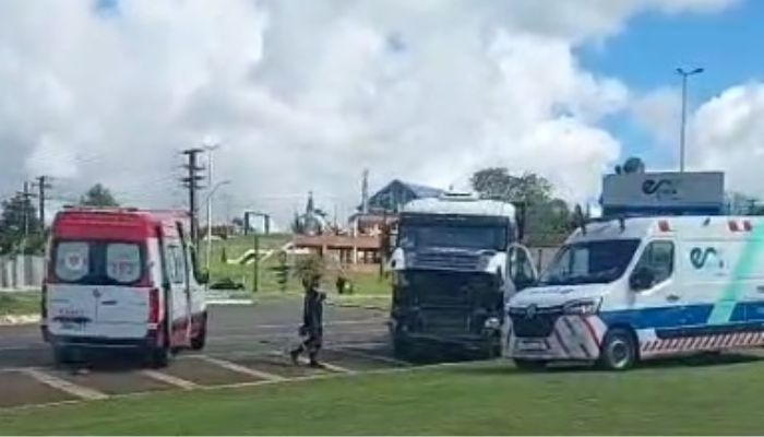 Laranjeiras - Acidente no trevo de acesso à cidade deixa duas pessoas feridas 